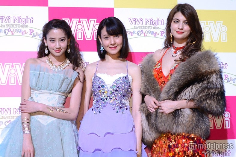 マギーのSEXY衣装をトリンドル玲奈＆河北麻友子が絶賛「私の分まで…」