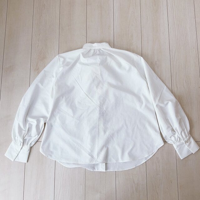 ビッグボウタイブラウス　後ろ