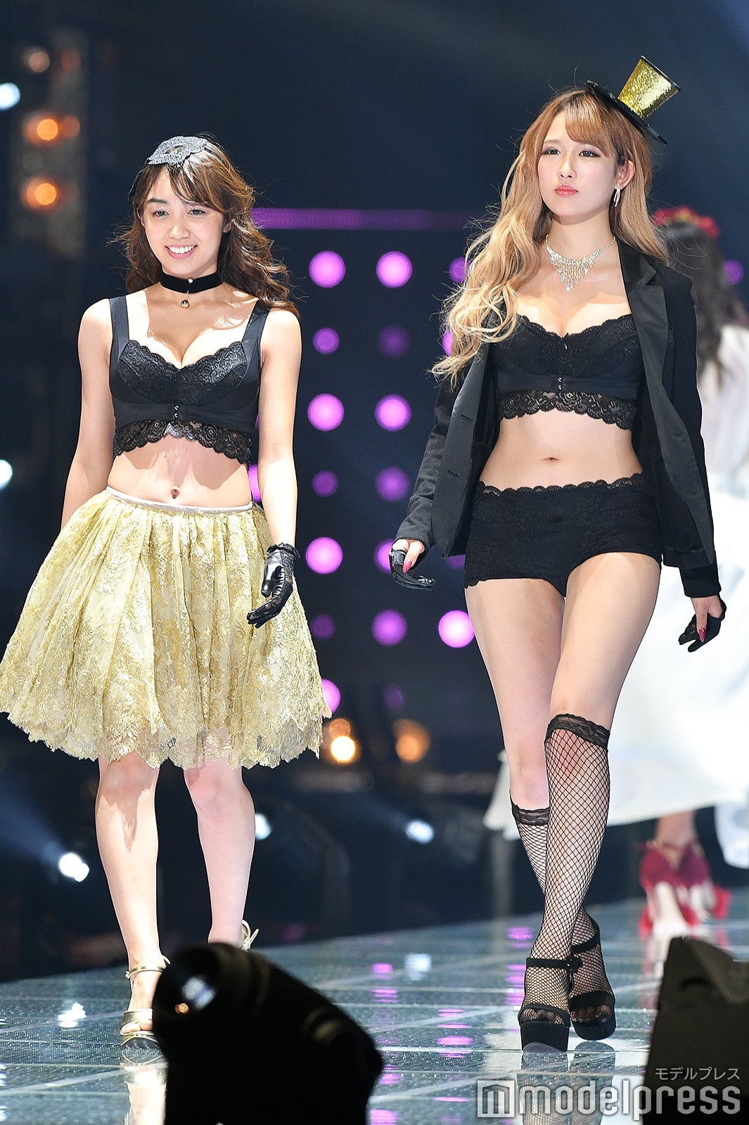 黒木ひかり、伊藤桃々（C）モデルプレス