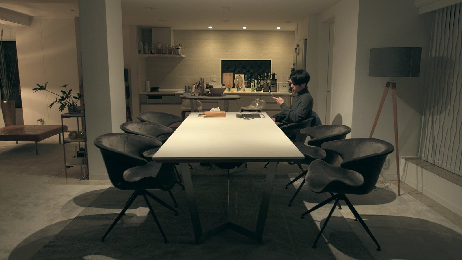 夢の帰りを待つ俊幸「TERRACE HOUSE TOKYO 2019-2020」34th WEEK（C）フジテレビ／イースト・エンタテインメント