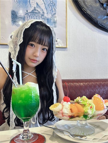 14歳JCインフルエンサー・なな、"バブみ"増し増し休日ショットに「お姫様みたい」「ほんと天使」