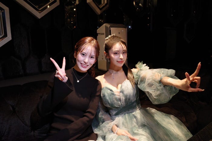 あんな、りの「FABRIC LOUNGE TOKYO」(提供写真)