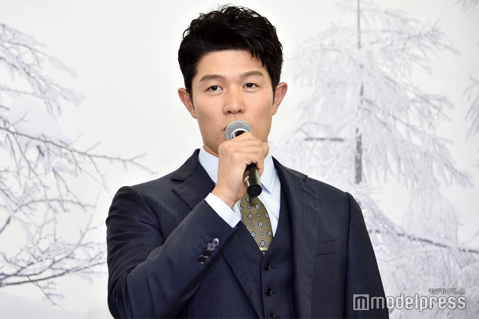 鈴木亮平(C)モデルプレス