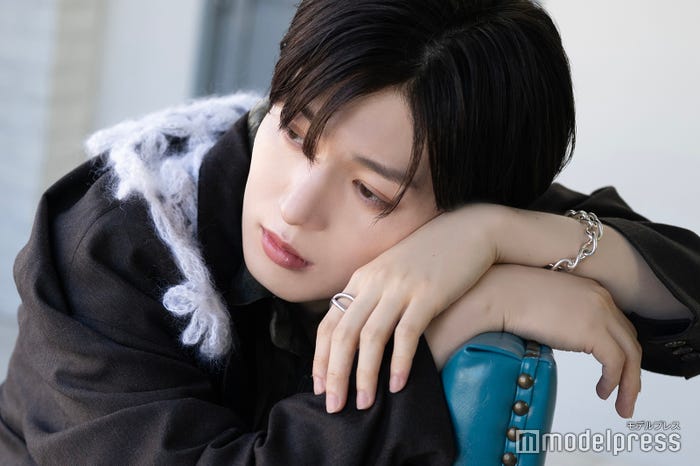 西山智樹/ヘアメイク:三井春菜、スタイリスト:杉本知香(C)モデルプレス
