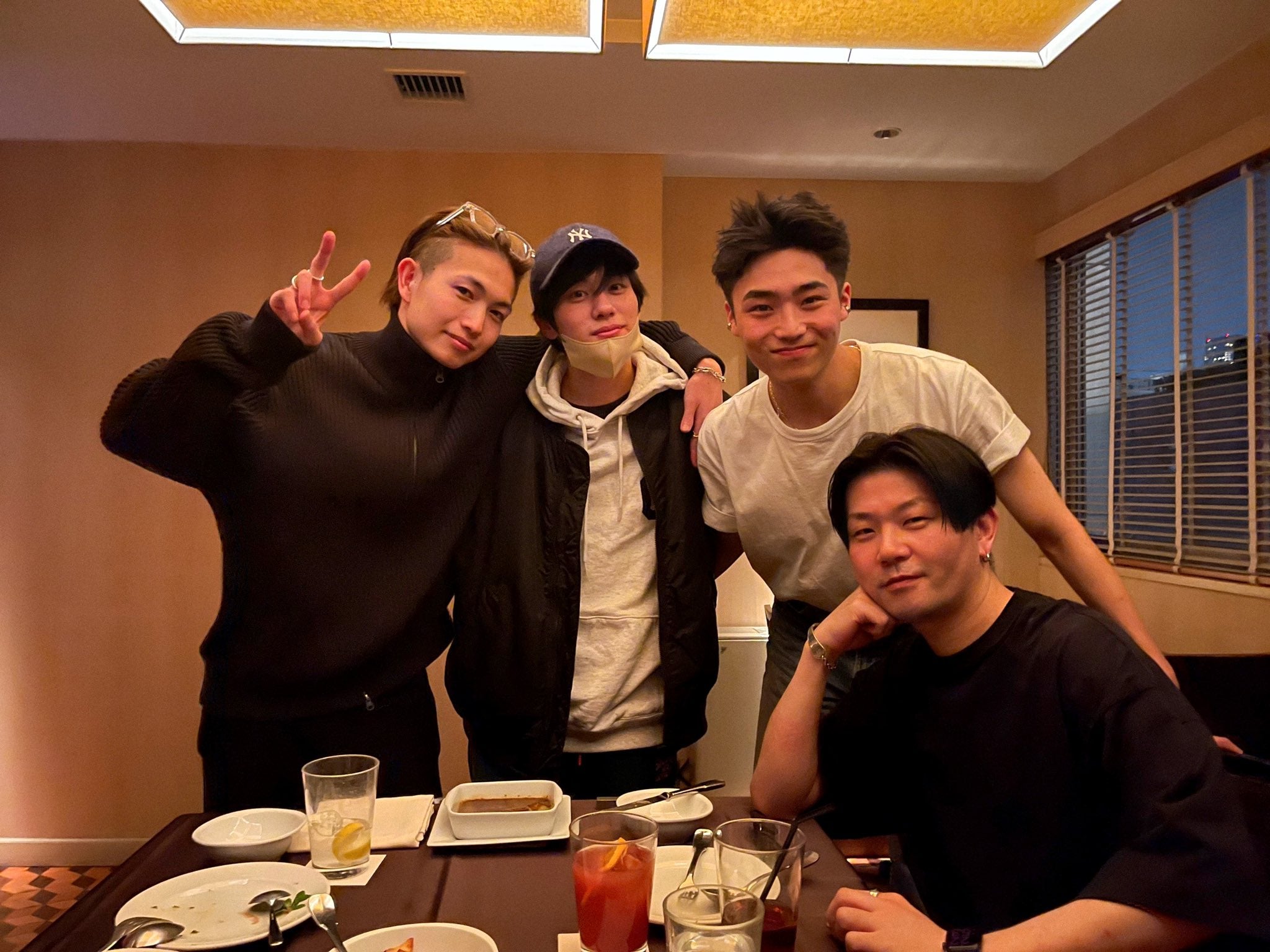 8LOOM綱啓永・山下幸輝・八村倫太郎がプライベートで再集結 音楽プロデューサーUTA氏が写真公開