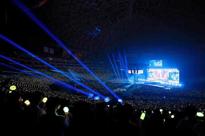 TOMORROW X TOGETHER(P)&(C)BIGHIT MUSIC