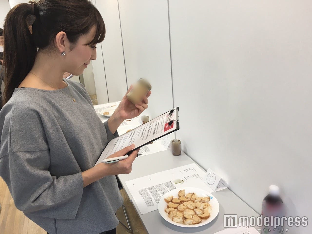 美食女子がじっくり審査