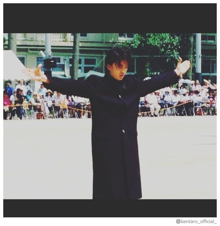 伊藤健太郎、高校時代の“長ラン”ショット公開「めっちゃ好き」「かっこいい」と反響