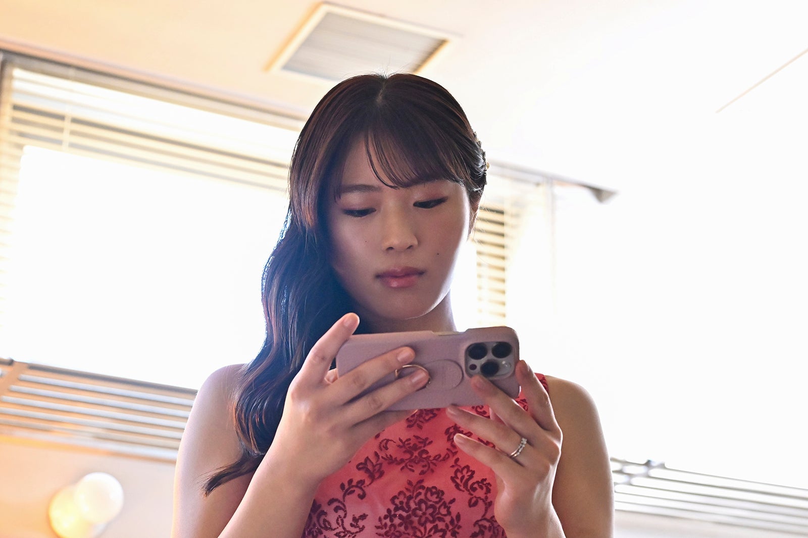 渋谷凪咲「地獄の果てまで連れていく」第6話（C）「地獄の果てまで連れていく」製作委員会