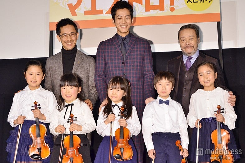 映画『マエストロ！』大ヒット御礼舞台挨拶の模様（後列左から）小林聖太郎監督、松坂桃李、西田敏行