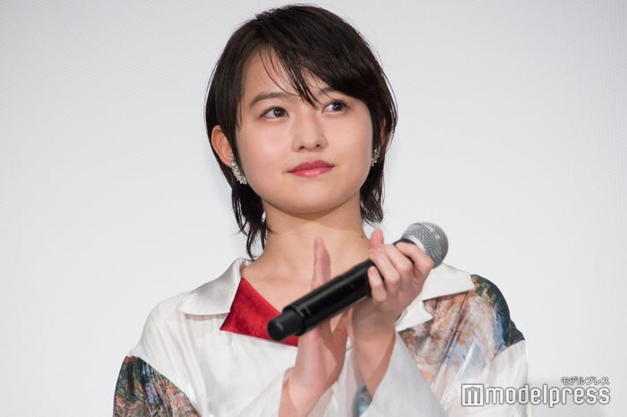 欅坂46卒業の長濱ねる 元乃木坂46伊藤万理華からの言葉に涙 今自分が存在するすべてのきっかけ モデルプレス