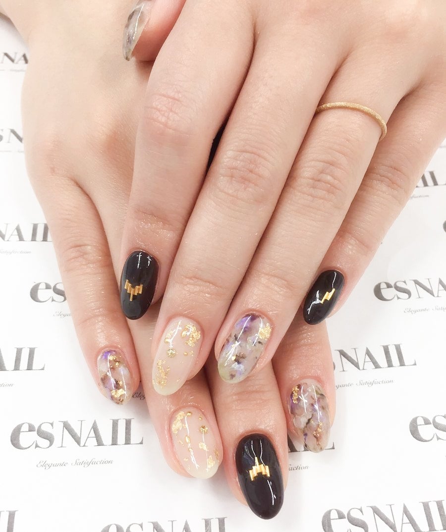 ダークカラーならリングも邪魔にならない（画像提供：esNAIL）