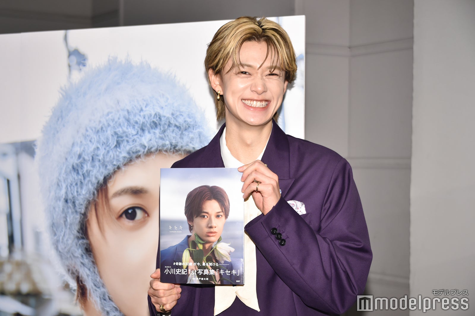 BUDDiiS小川史記、1st写真集は“お値段以上の1冊” メンバーの反応