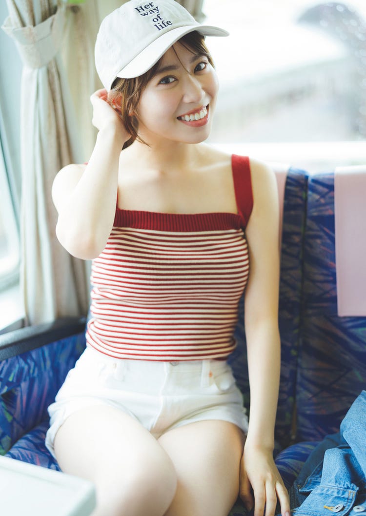 レアアイコラ 伊達さゆり、透明素肌&美デコルテ輝く - モデルプレス