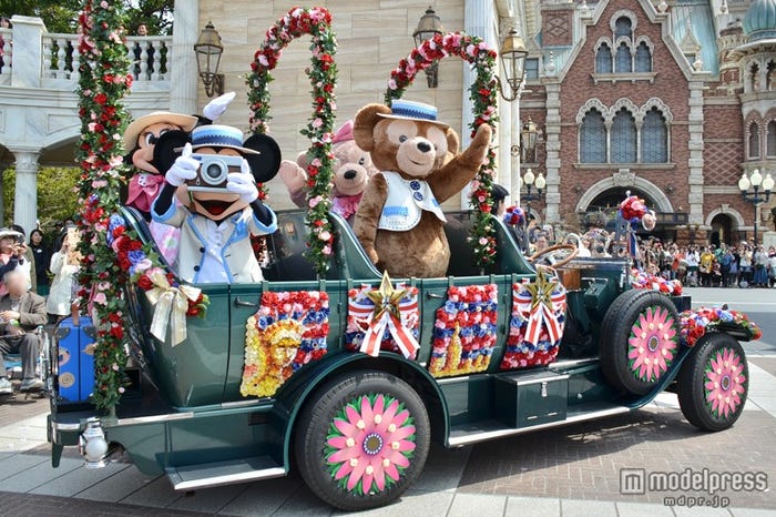 ミニショー「イースター・イン・ニューヨーク 」/ミッキー、ダッフィー