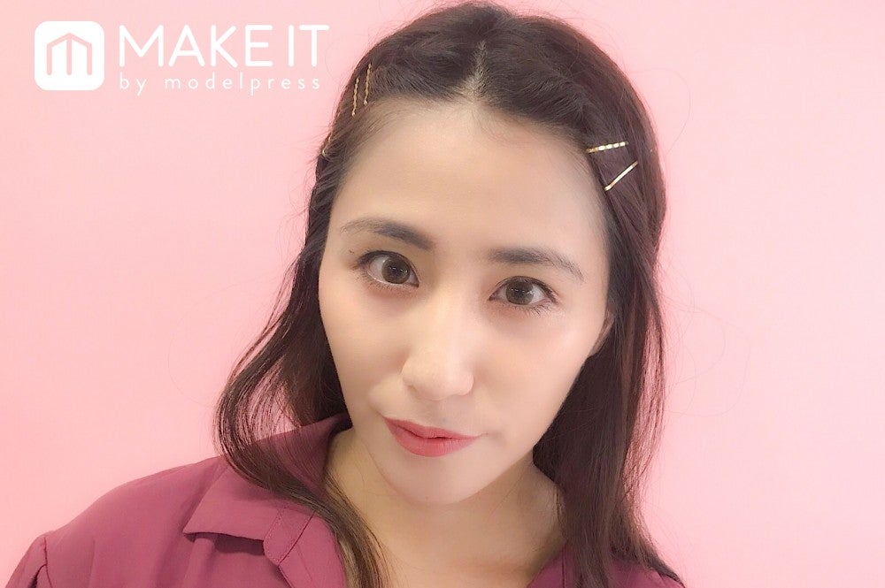 センター分けねじりアップHow To モデル・WALK 西上まなみ(C)メイクイット