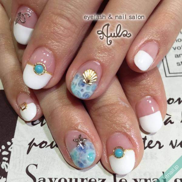 夏に直線フレンチネイルをするならブルー系がおすすめ