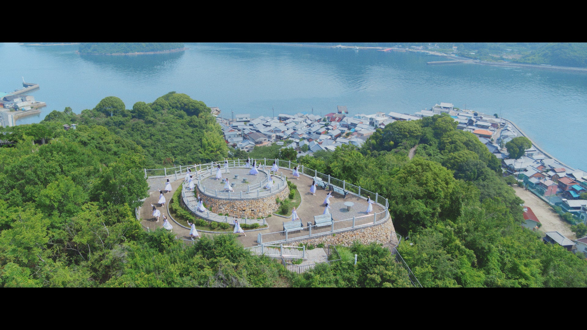 歴史の見える丘公園（C）STU／KING RECORDS