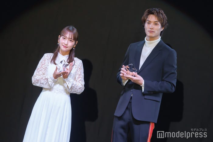 川栄李奈、鈴木伸之(C)モデルプレス