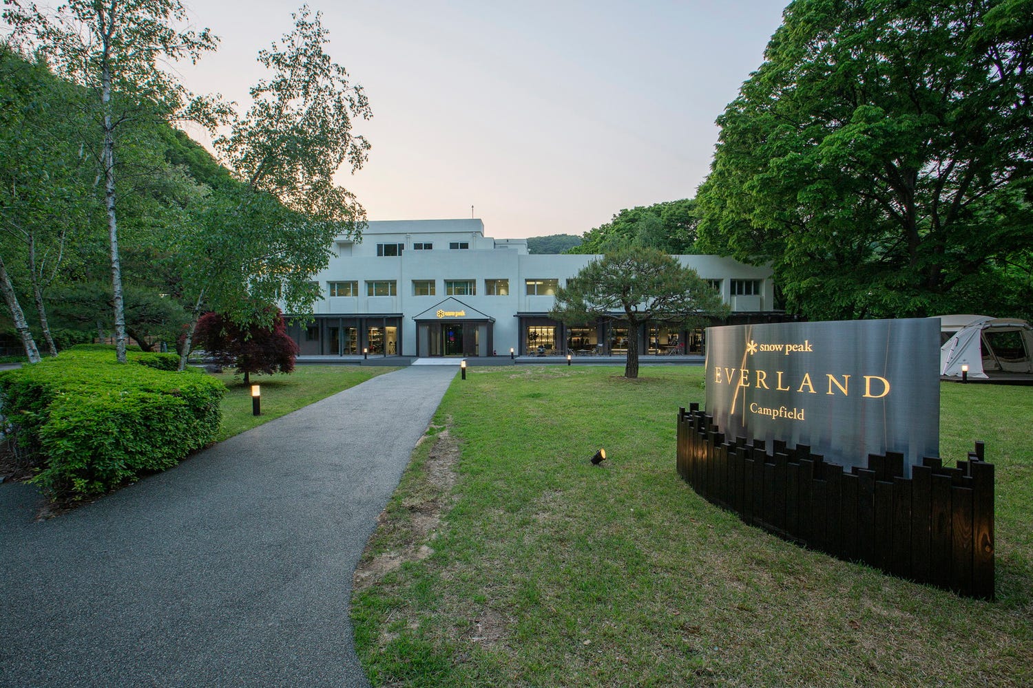 韓国にスノーピーク直営キャンプフィールド誕生 ソウルから約1時間&カフェダイニングも併設