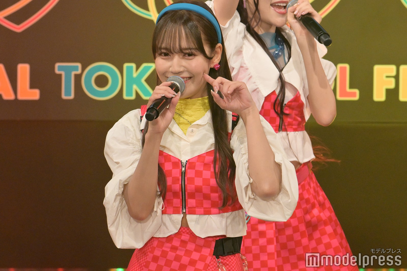 =LOVE （C）モデルプレス