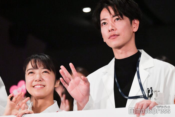 上白石萌音、佐藤健 (C)モデルプレス