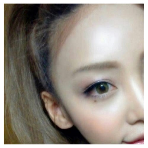 ざわちんが2013年7月に披露した安室奈美恵のものまねメイク/ざわちんオフィシャルブログ(Ameba)より
