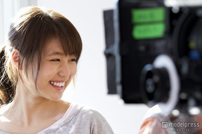 有村架純/新CM「ペンキ塗り」篇メイキングより