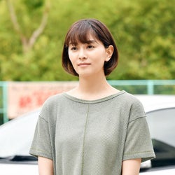 石橋杏奈「インハンド」出演 濱田岳と方言掛け合い