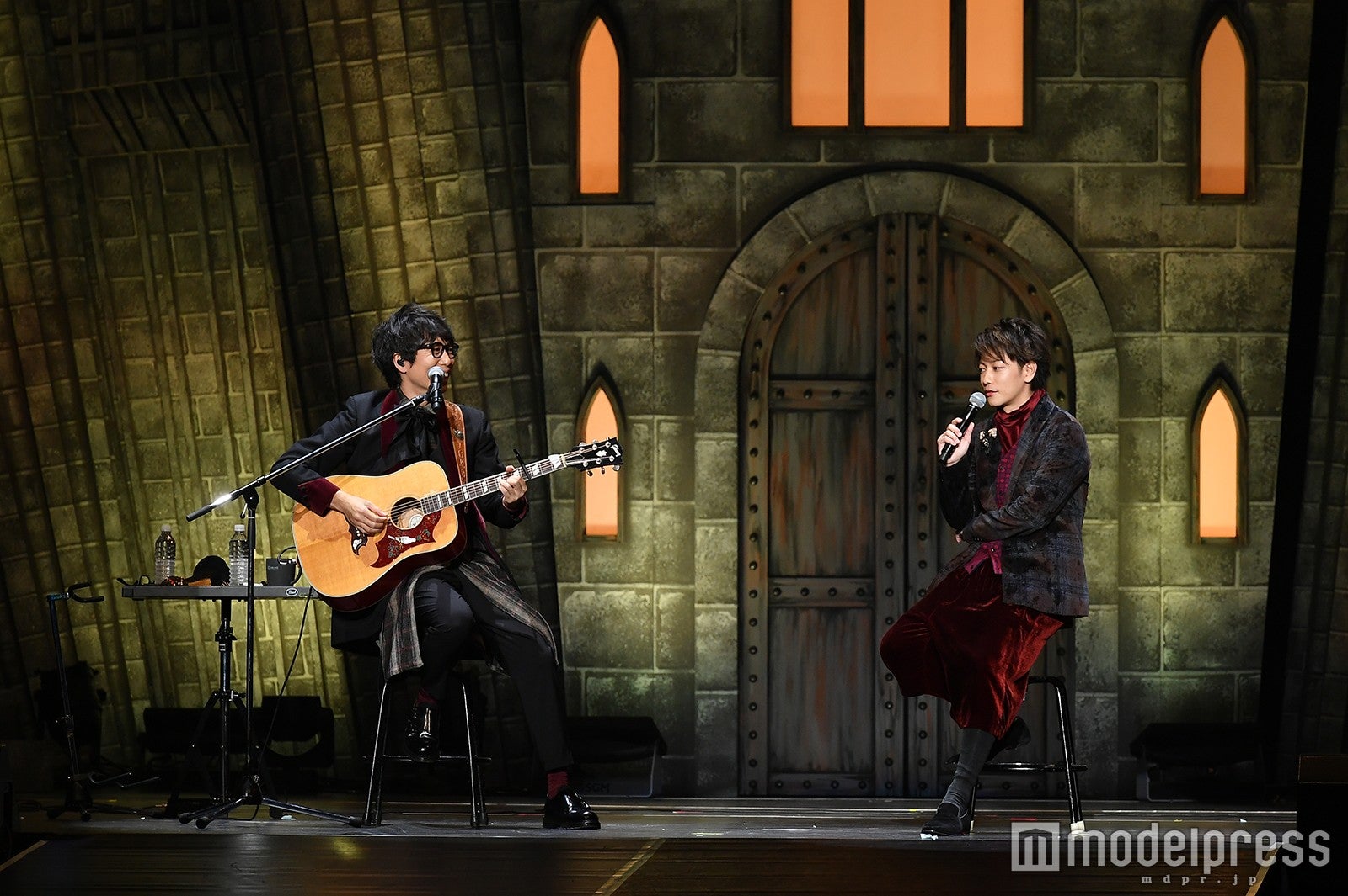 高橋優、佐藤健 （C）モデルプレス