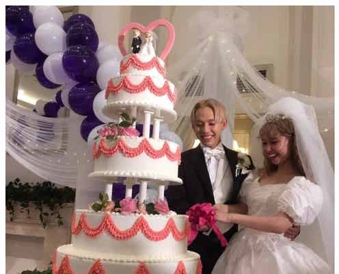 ぺこ&りゅうちぇる、結婚式をテレビ初公開 感動の号泣スピーチも…