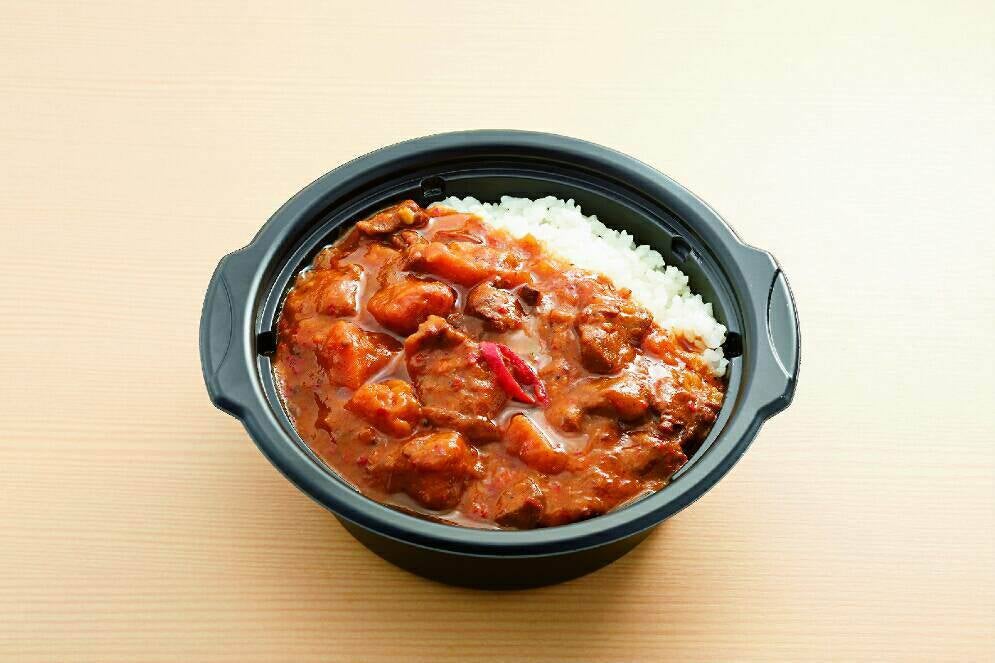 肉山カレー800円／画像提供：株式会社ニッポンプランニングセンター
