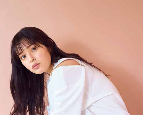 矢作穂香、ヘルシー素肌にドキッ 大人な存在感放つ