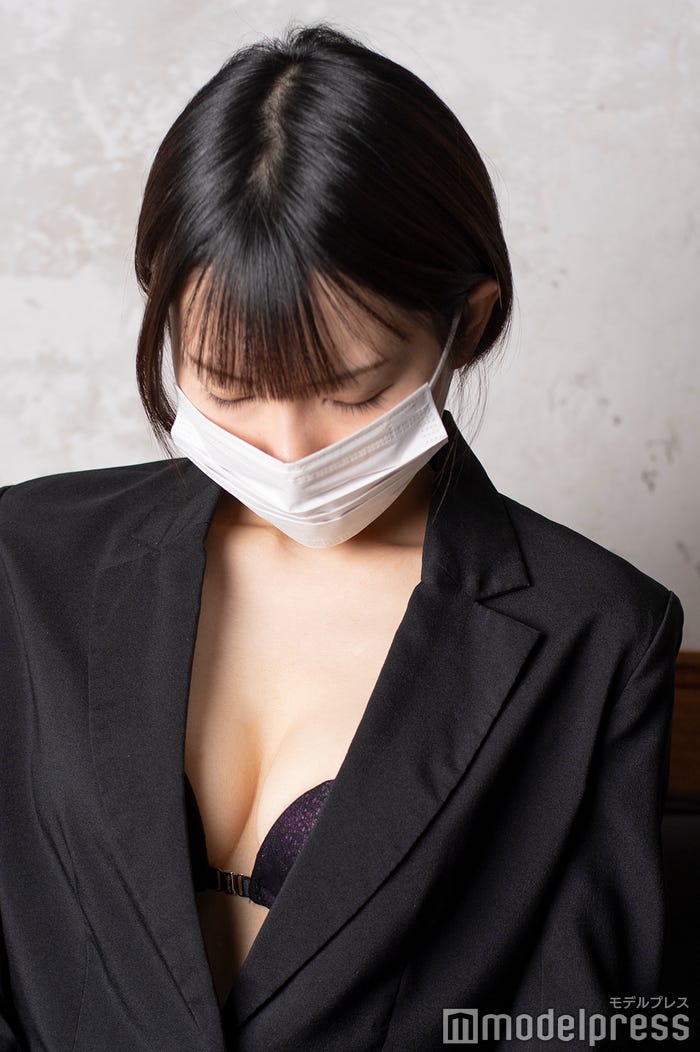 丸の内OLレイナ(C)モデルプレス