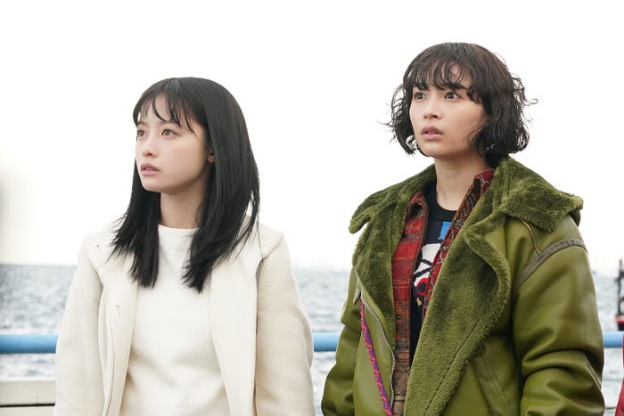 橋本環奈、広瀬すず(C)日本テレビ