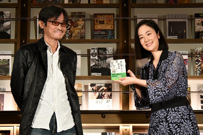 清水克衛氏、黒木華(C)2018「ビブリア古書堂の事件手帖」製作委員会