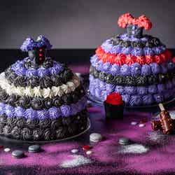 ブラックドレスのベルベットケーキ／画像提供：名古屋ヒルトン