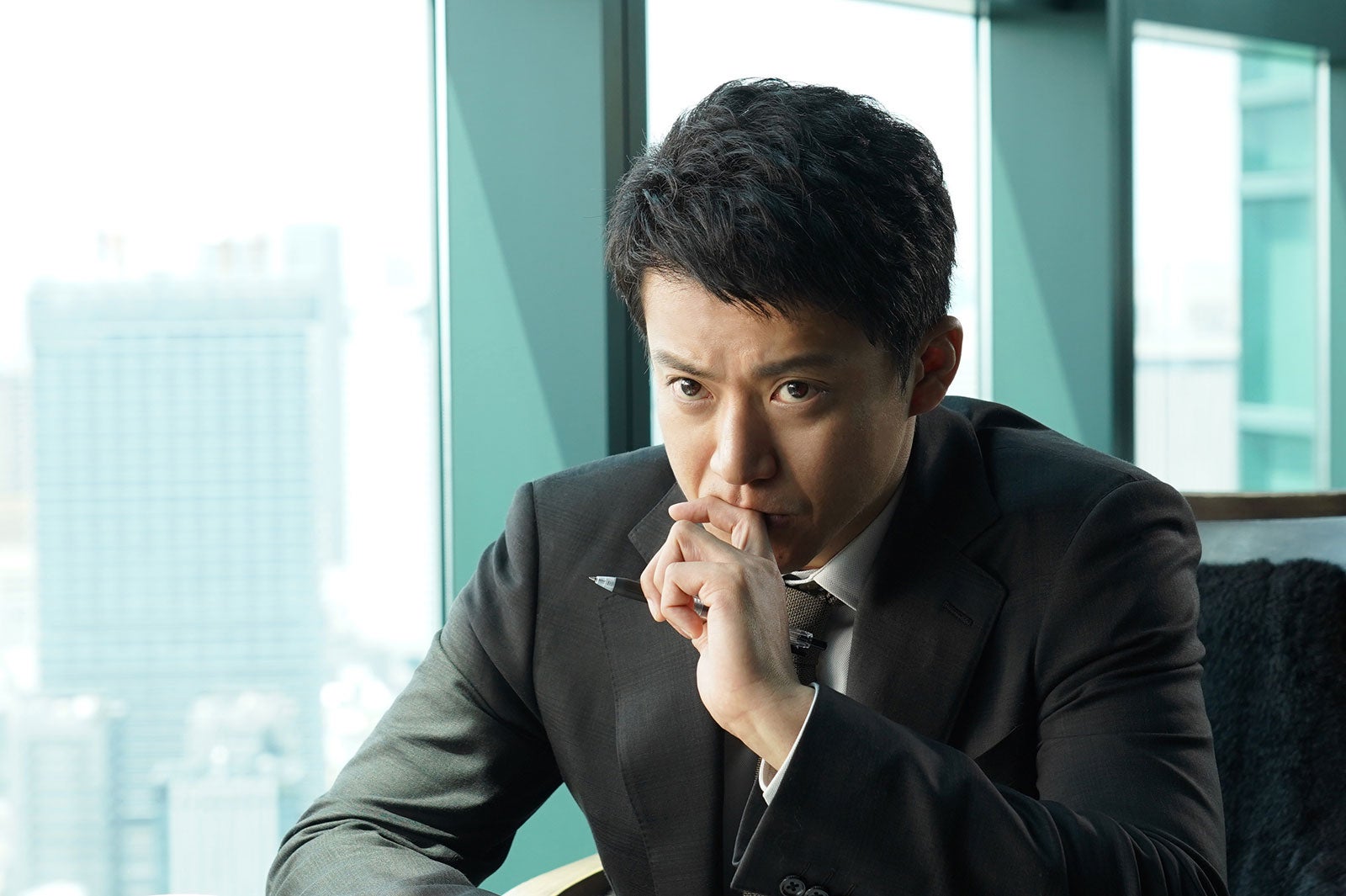 ロング丈　オールレザートレンチコート　レザーコート　菅田将暉 菅田将暉、ライダースジャケットでレッドカーペット登場「唯一無