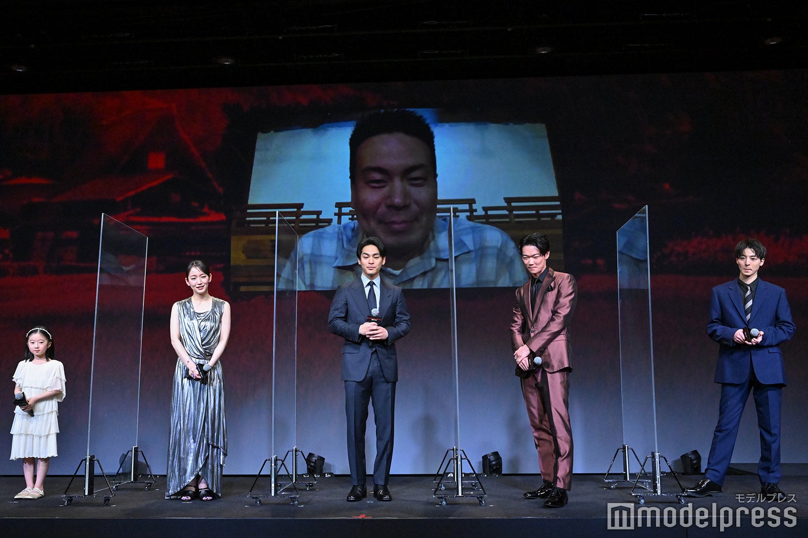 （左から）志水心音、吉岡里帆、柳楽優弥、笠松将、高杉真宙 （C）モデルプレス