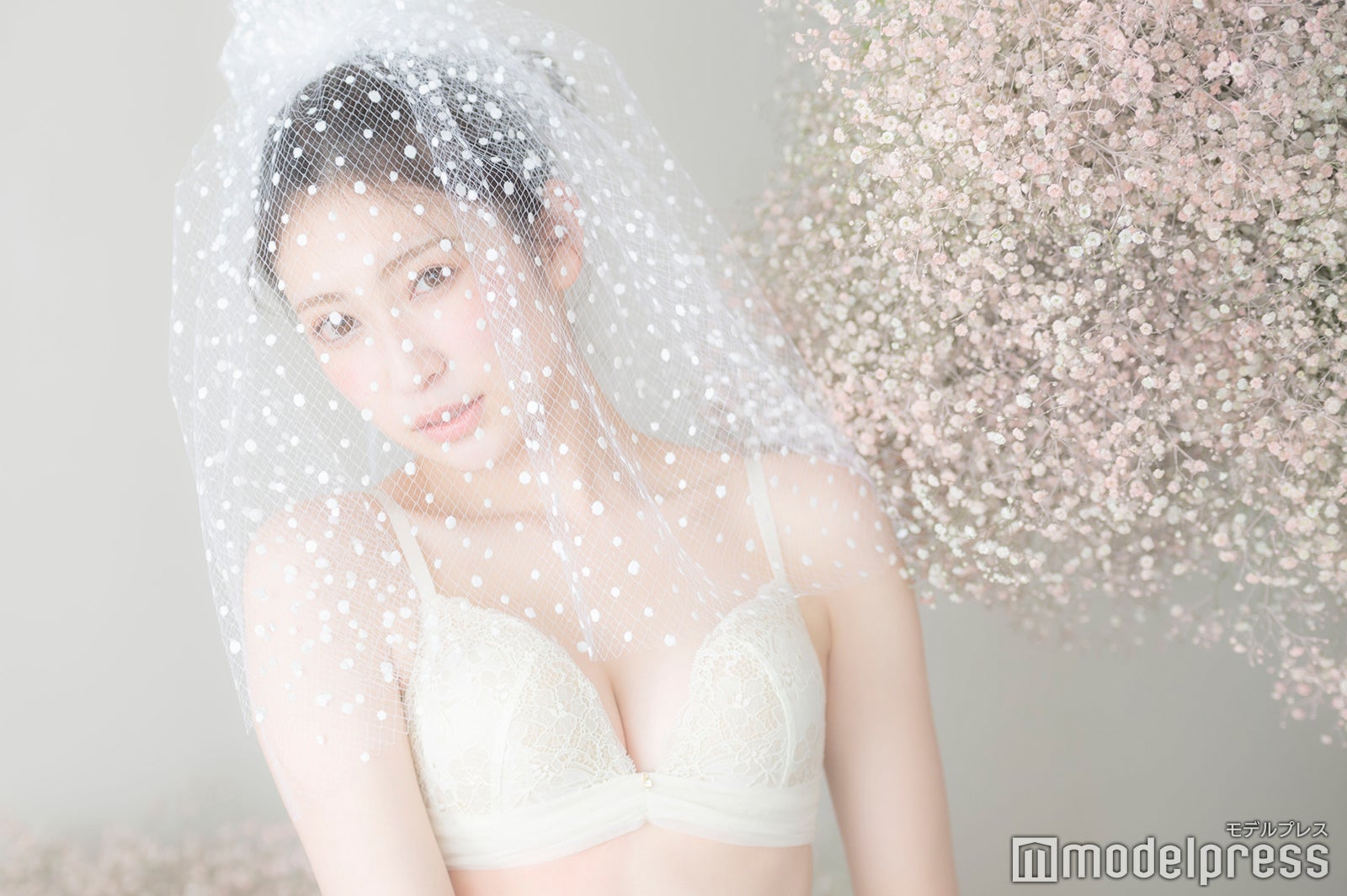 撮影直後の吉田朱里にインタビュー（C）モデルプレス