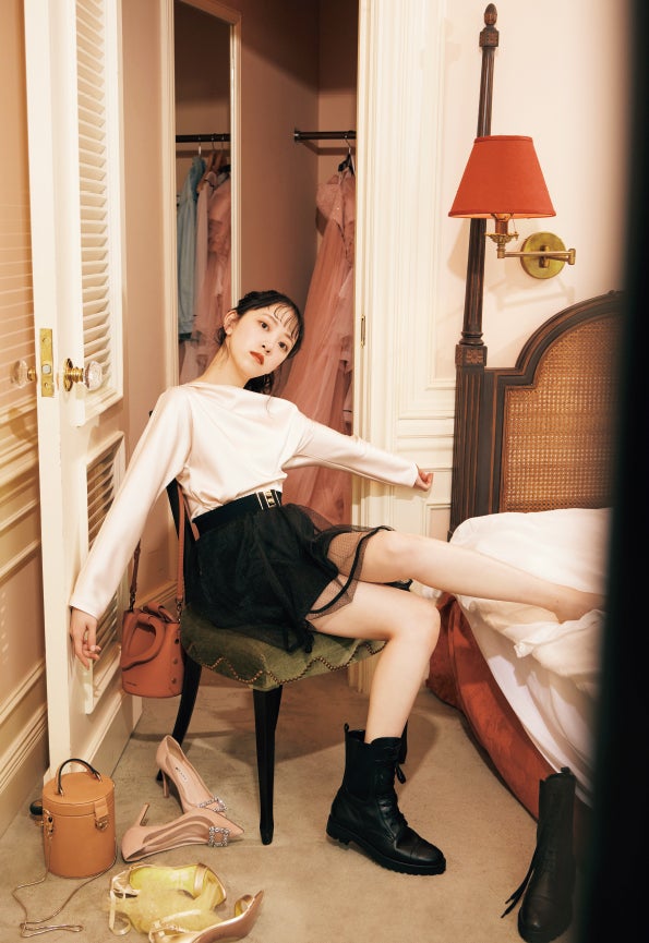 「乃木坂46卒業記念 堀未央奈 1stフォトブック いつのまにか」通常版裏（C）主婦と生活社