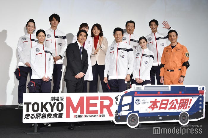 (前列左から)菜々緒、賀来賢人、鈴木亮平、中条あやみ、要潤(後列左から)フォンチー、佐野勇斗、仲里依紗、石田ゆり子、小手伸也、ジェシー(C)モデルプレス