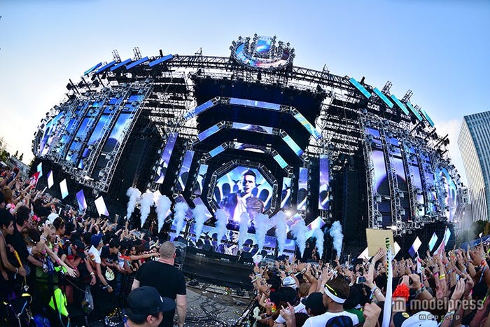 ニッキー・ロメロのステージの様子(C)ULTRA JAPAN 2015