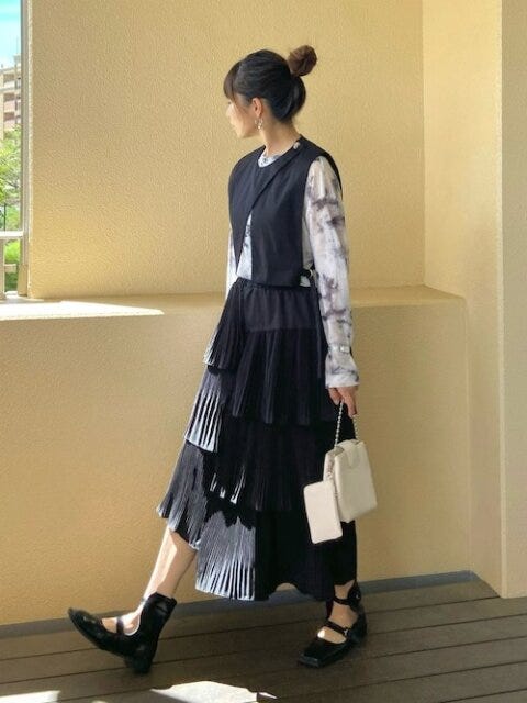 ベスト　コーデ　秋