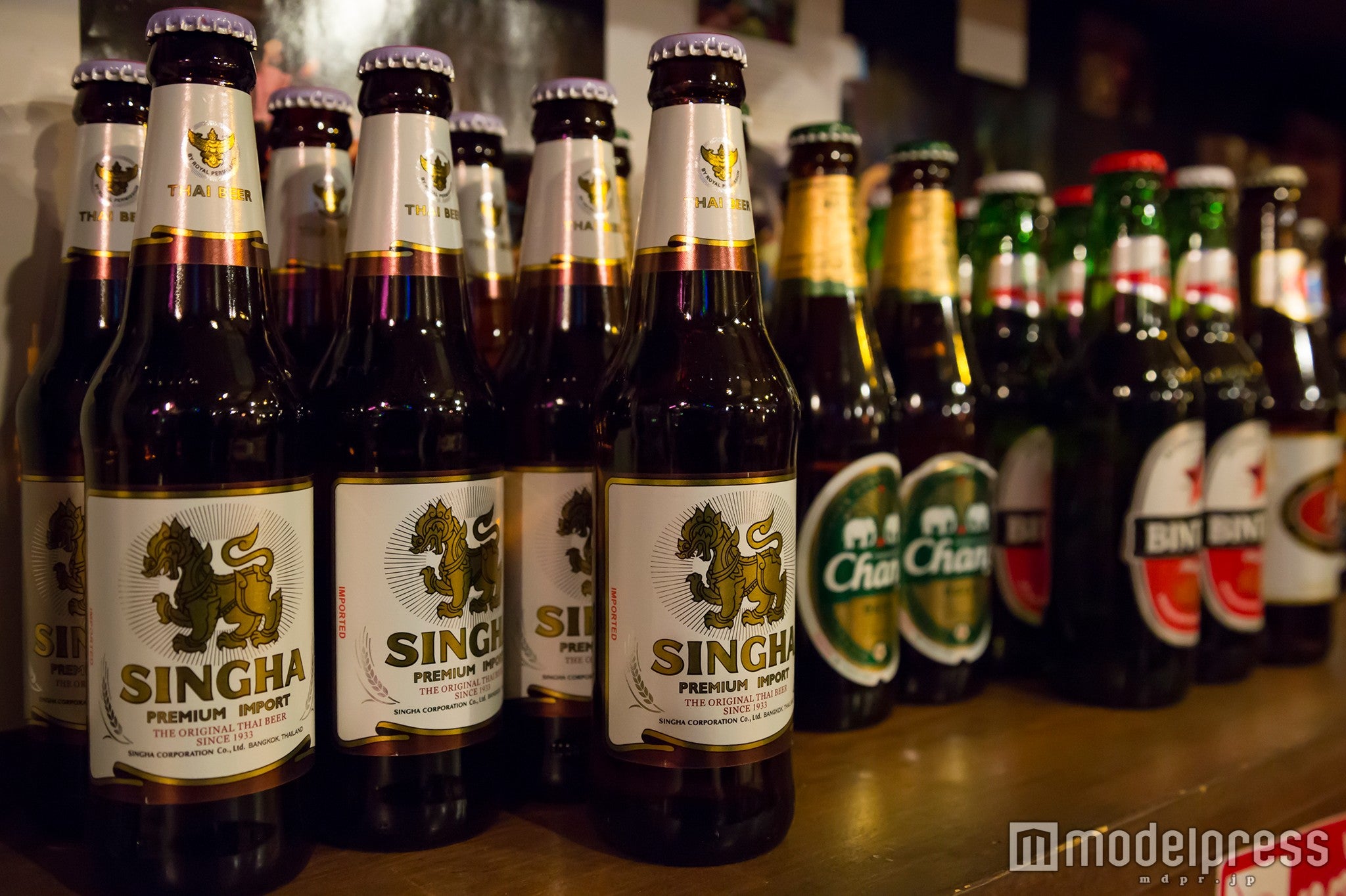 （左から）シンハー650円、チャンビア650円、ビンタン650円／画像提供：ダオタイ阿佐ヶ谷店