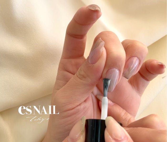 ドライヤーを使用すると時短に(画像提供:esNAIL)