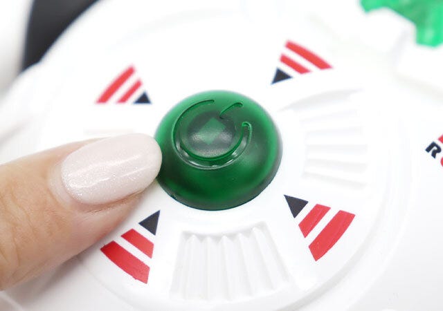 ダイソー　電動ロボット　ボタン