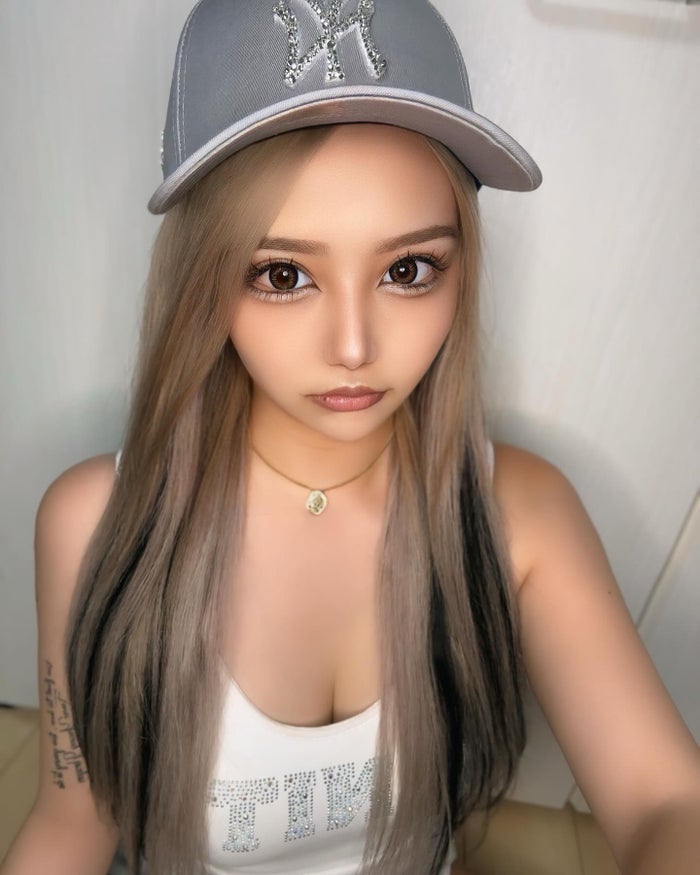 「egg」ねおん、夫とのウエディングフォト公開 キスショットに反響「幸せオーラ溢れてる」「美男美女」と反響