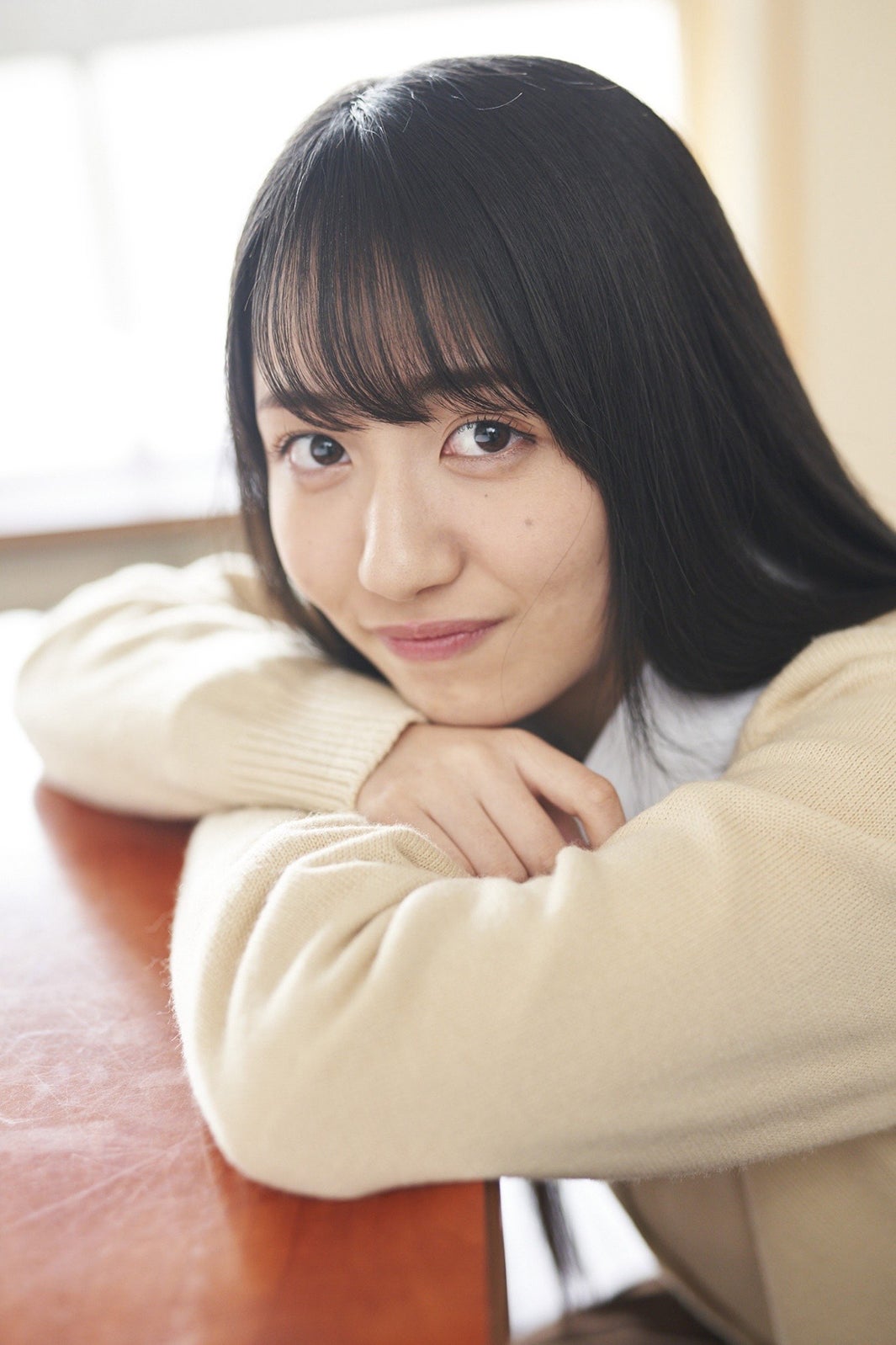 長尾しおり（画像提供：エイベックス）