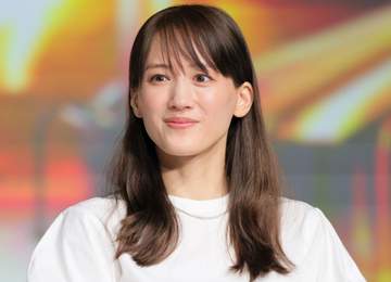 「綾瀬はるかが2人おる」「やっぱり似てる」26歳女優TV共演にSNS沸く「顔のタイプが似てる2人が共演してる」綾瀬に憧れ芸能界に